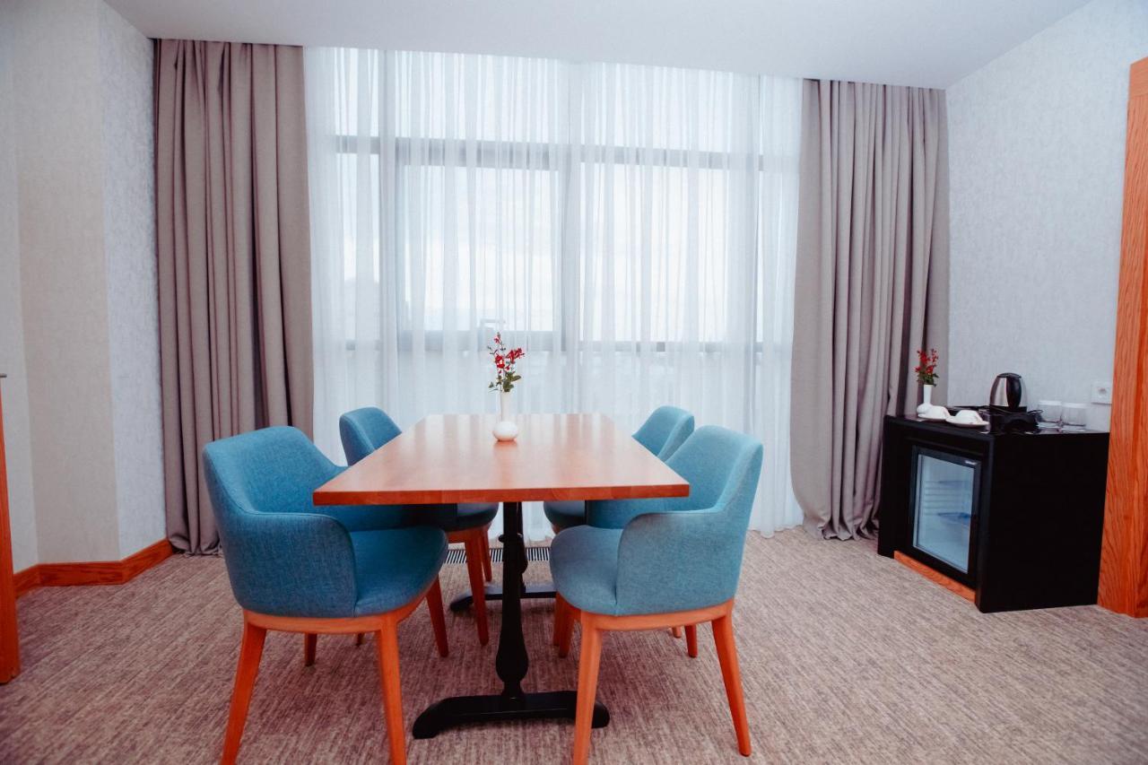 Premium Hotel ギャンジャ エクステリア 写真