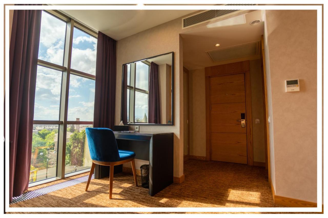 Premium Hotel ギャンジャ エクステリア 写真