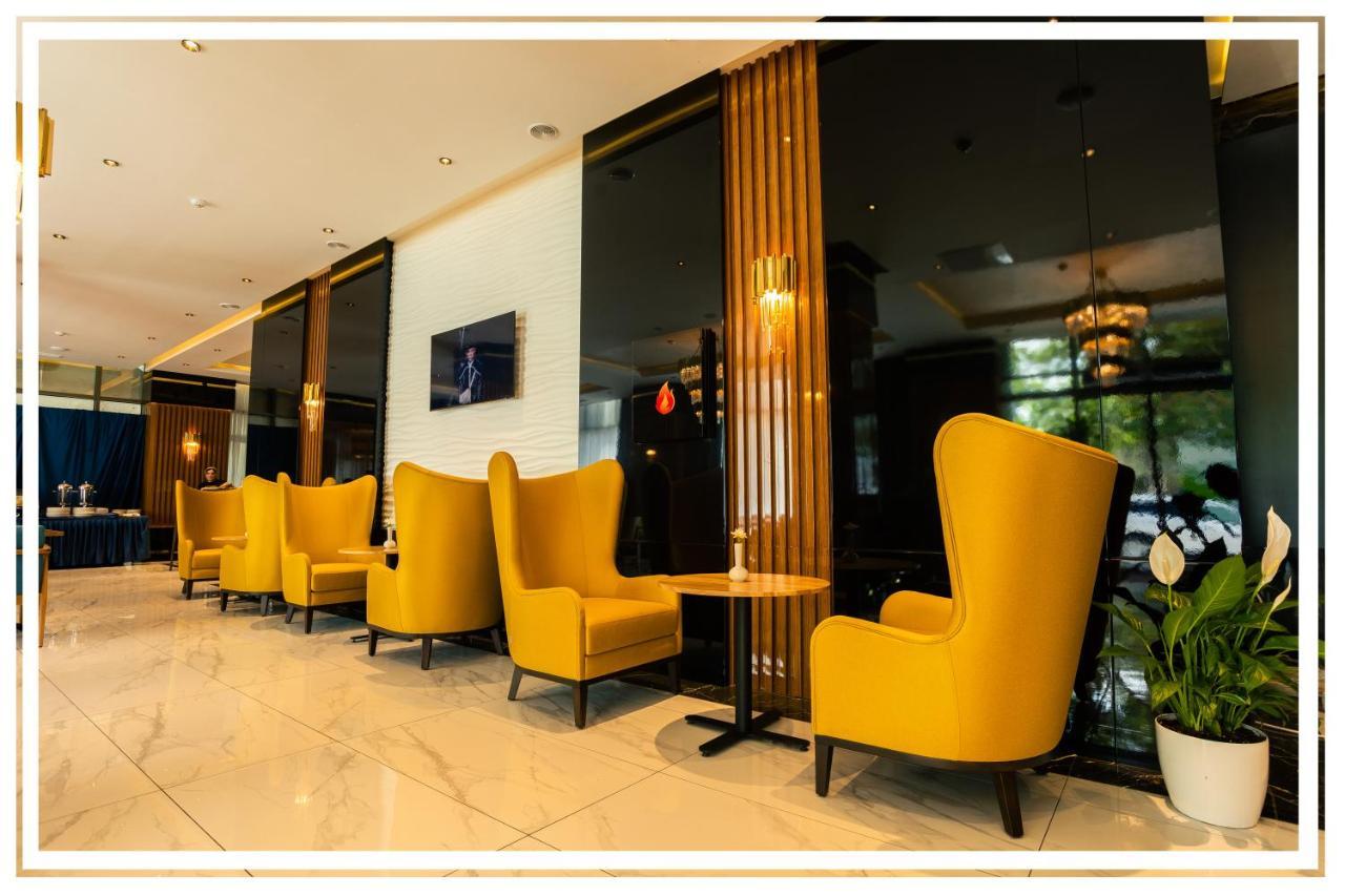 Premium Hotel ギャンジャ エクステリア 写真